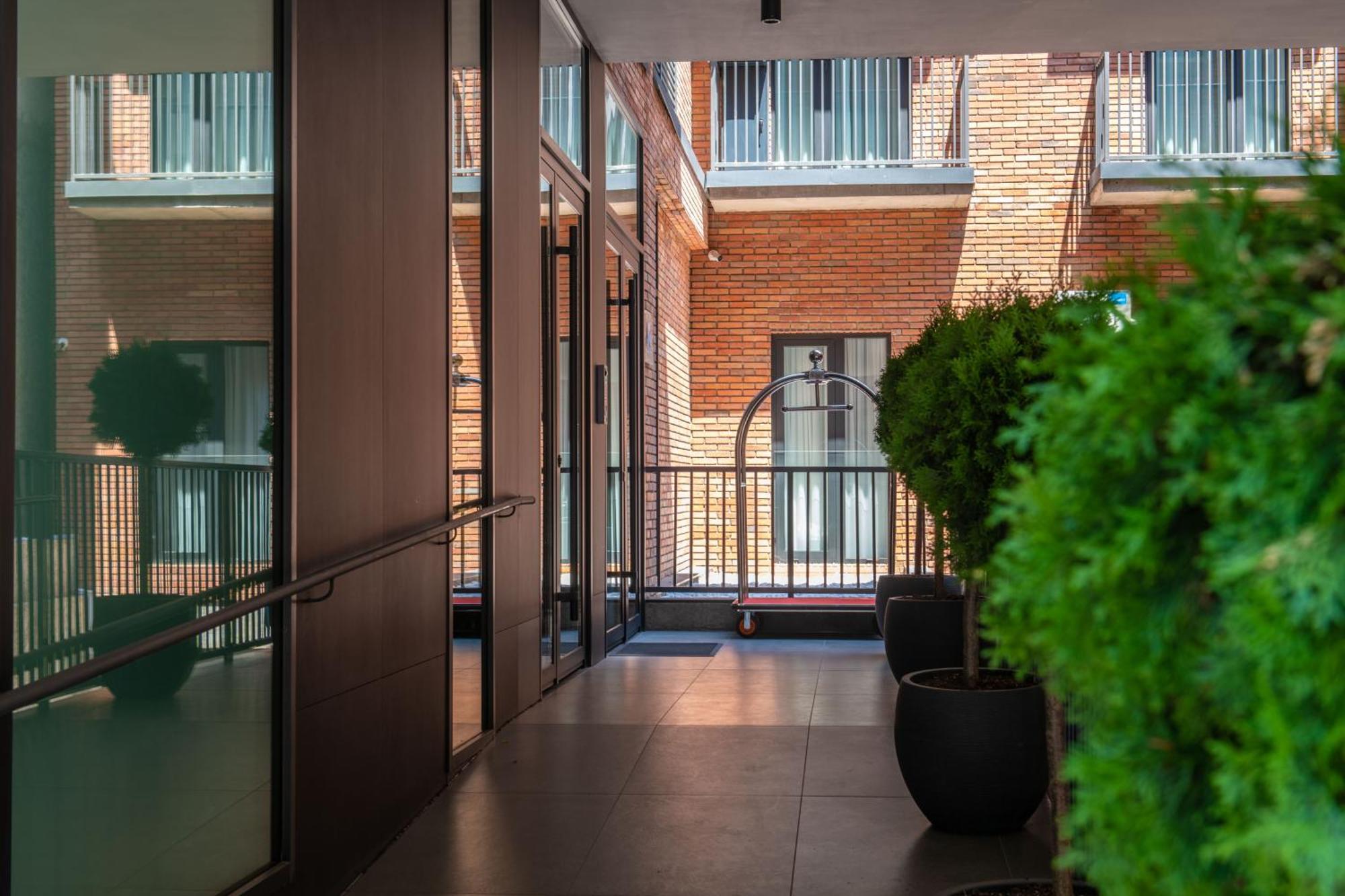 Qstay Gratus Tbilisi Exterior photo