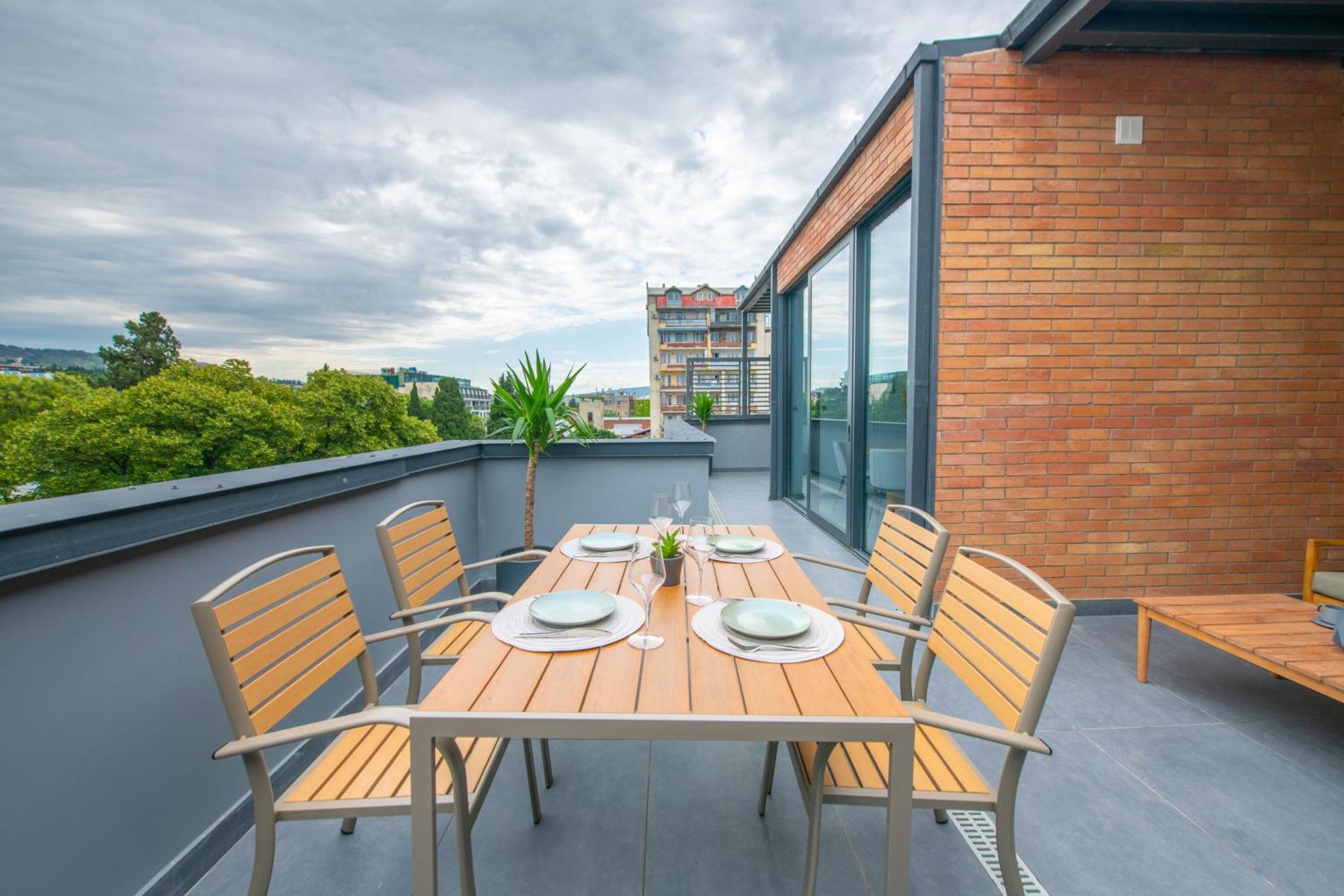 Qstay Gratus Tbilisi Exterior photo