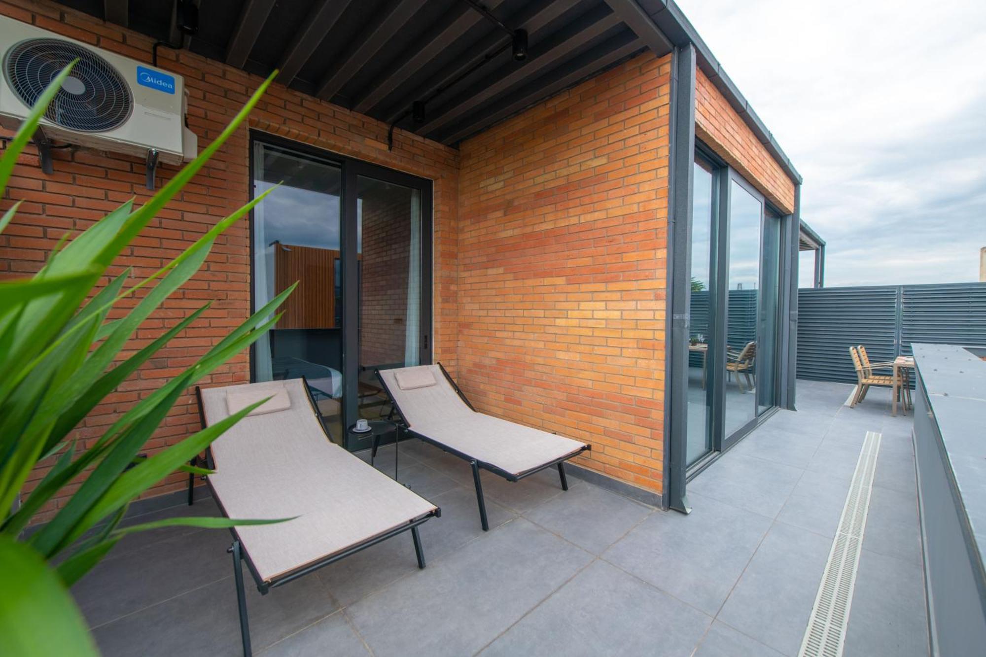 Qstay Gratus Tbilisi Exterior photo