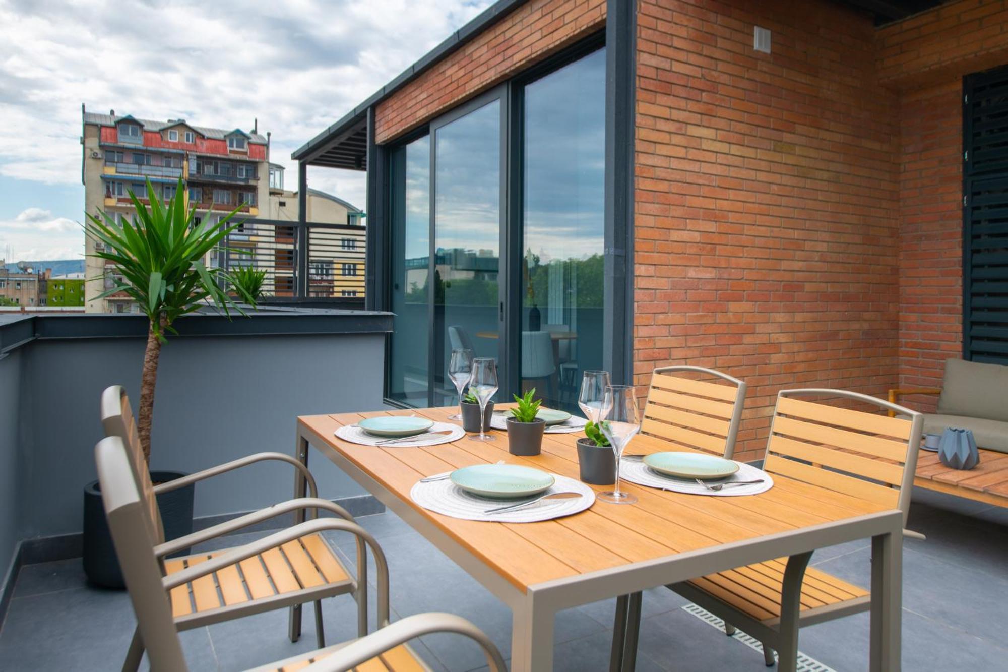 Qstay Gratus Tbilisi Exterior photo