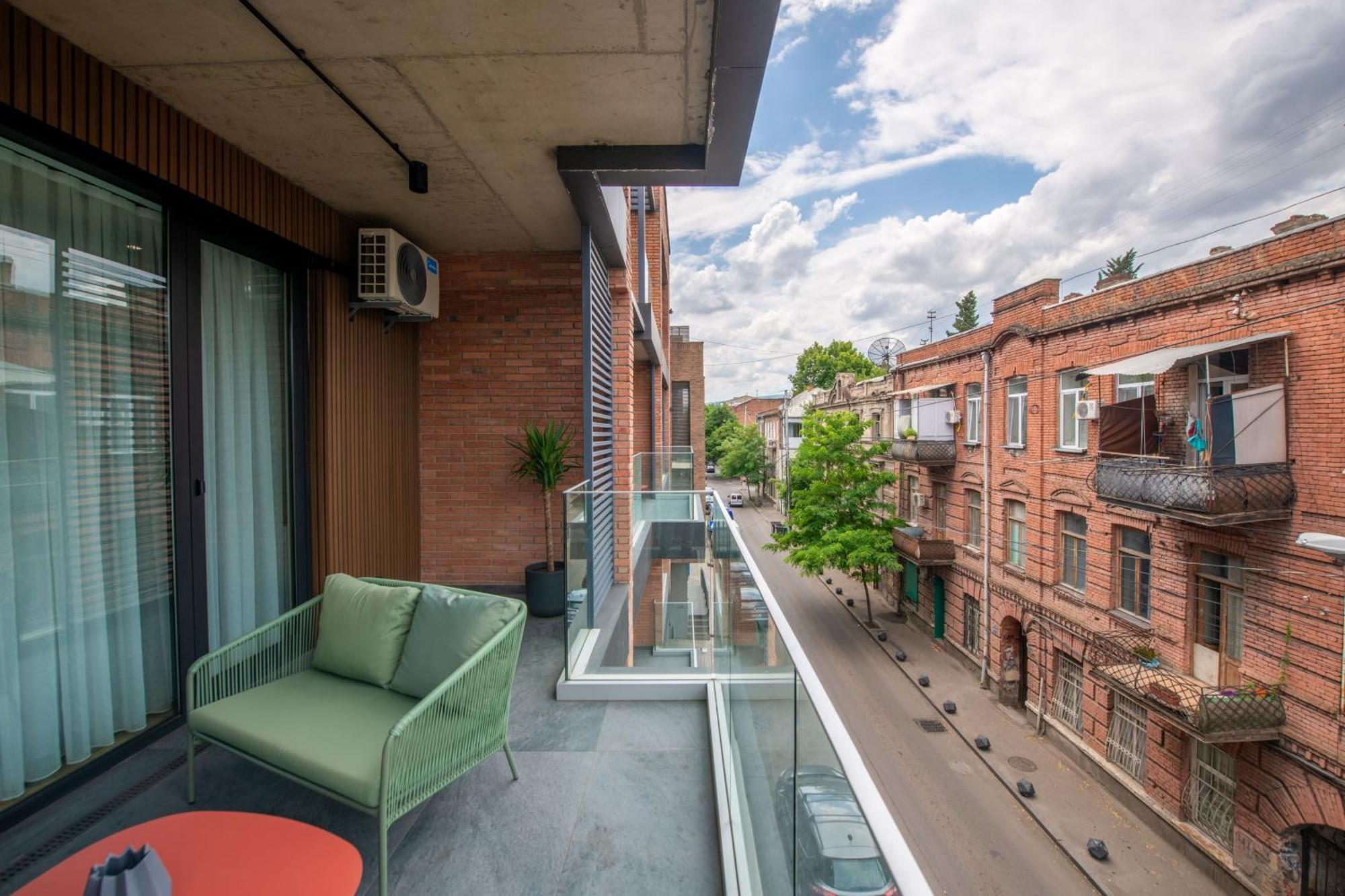 Qstay Gratus Tbilisi Exterior photo